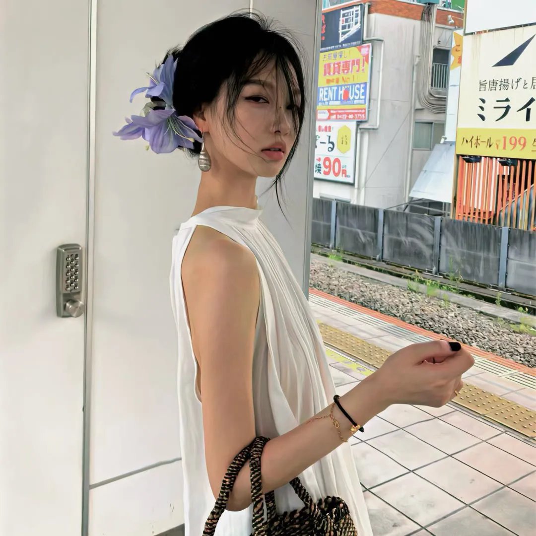不再托腮遐思